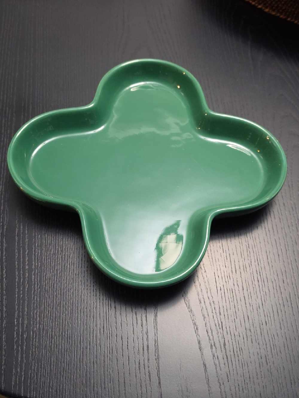 Green Clover-Shaped Ceramic Tray